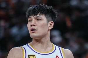 不断升级!陈国豪晒在美国特训的视频:训练比赛日常