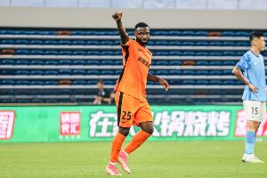 开云体育官网-记者：玉昆奥斯卡无缘与申花的比赛是因为第十根肋骨受伤