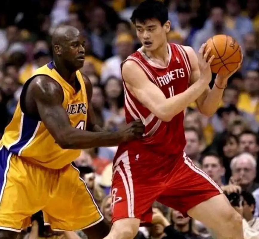 杨毅透露现场看姚鲨大战,担心大姚被打死!宇宙勇乔丹也不是对手