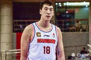 kaiyun.com-媒体人：杜润旺都有挥拳动作 判定为挑衅性的不当言行？不停赛？