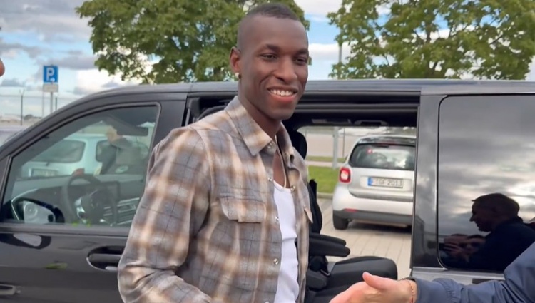 开云-德天空记者:杰克逊仍未安排返航计划,转会拜仁被暂停但尚未告吹