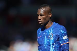 记者：租借杰克逊几乎没有风险，拜仁高层还在寻求引进边锋