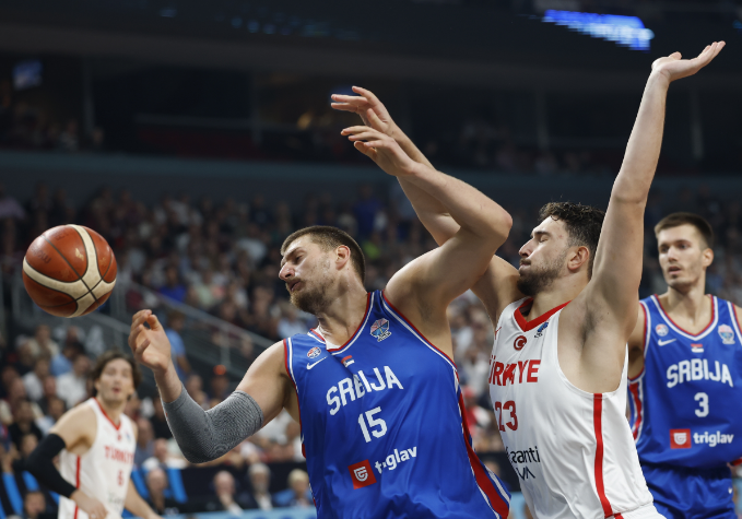 kaiyun.com-欧洲杯官方MVP票数榜：申京32%大幅领跑 约基奇字母哥二三位