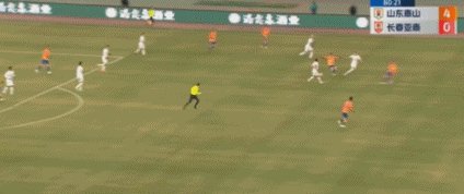 【中超】克雷桑闪击贾德松头球 泰山4比2亚泰开门红