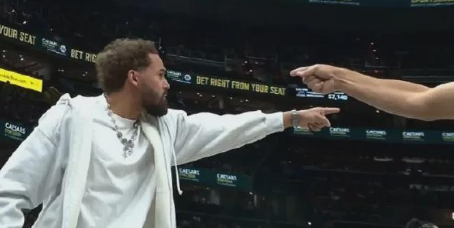 kaiyun.com-确认了！交易首秀！NBA第一个转会球星