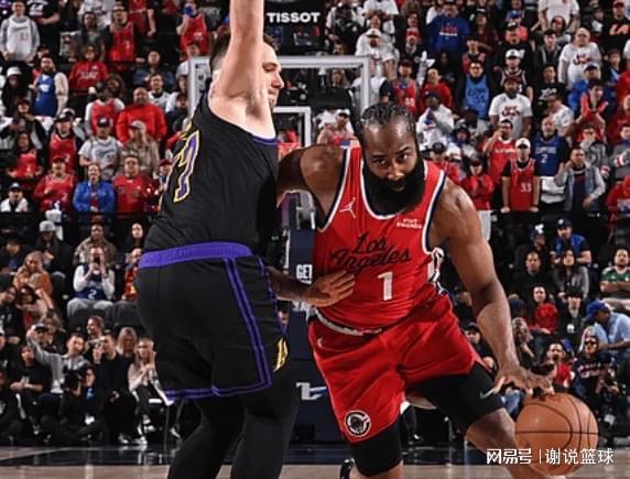 开云-快船轻松过关三喜临门，主力得到休息时间，找回久违强悍防守