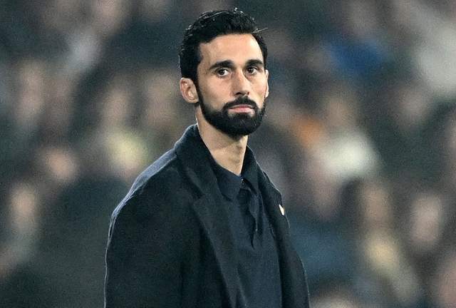 kaiyun.com-落后巴萨4分！皇马更衣室几乎绝望：翻盘希望渺茫 想要换帅