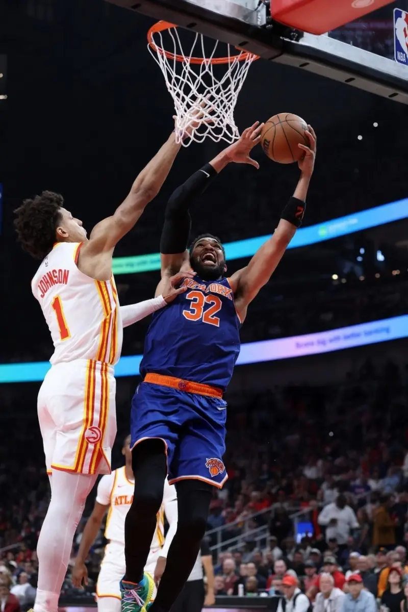 开云-唐斯穿着G.T Jump2，砍下20分10篮板10助攻2抢断